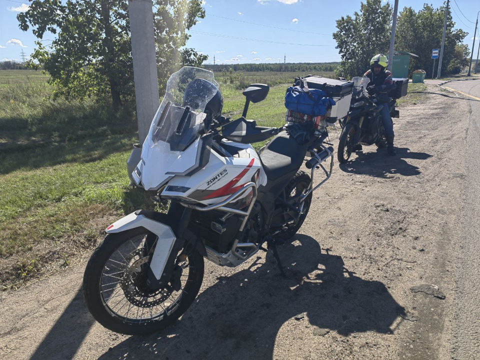 История о том, как мы с другом решили пройти испытание «ЖЖ» и заодно намотали около 5000 км на мотоциклах Zontes 703F и Vodge DS 900 X за неделю.